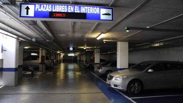 Interior de uno de los aparcamientos municipales en Málaga.