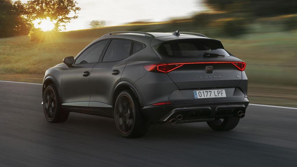 El Cupra Formentor VZ5 compite contra el Audi RS Q3 y el Mercedes AMG GLA.