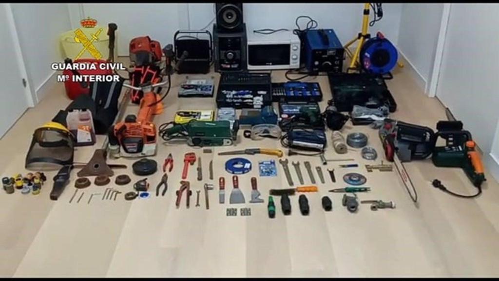 Dos detenidos por robar electrodomésticos y equipos electrónicos en Porto do Son (A Coruña)