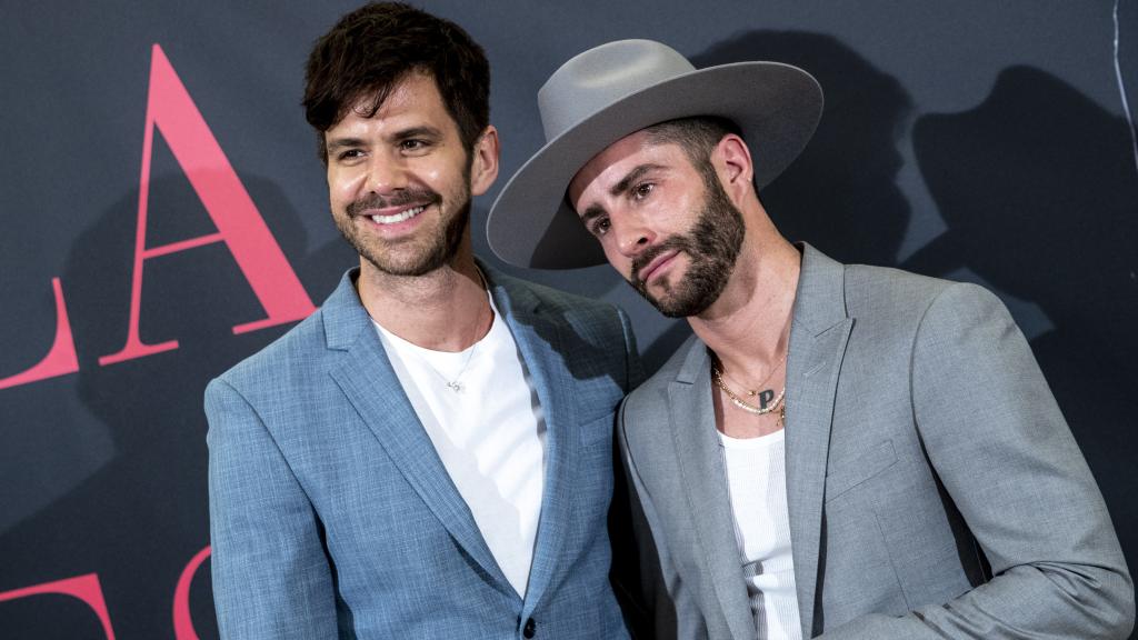 Andy McDougall y Pelayo Díaz durante la presentación de 'La Elitista' en Madrid.