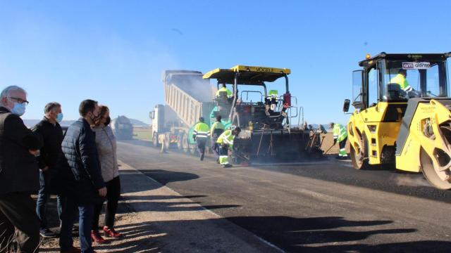 Obras de renovación del firme en la carretera CM-420