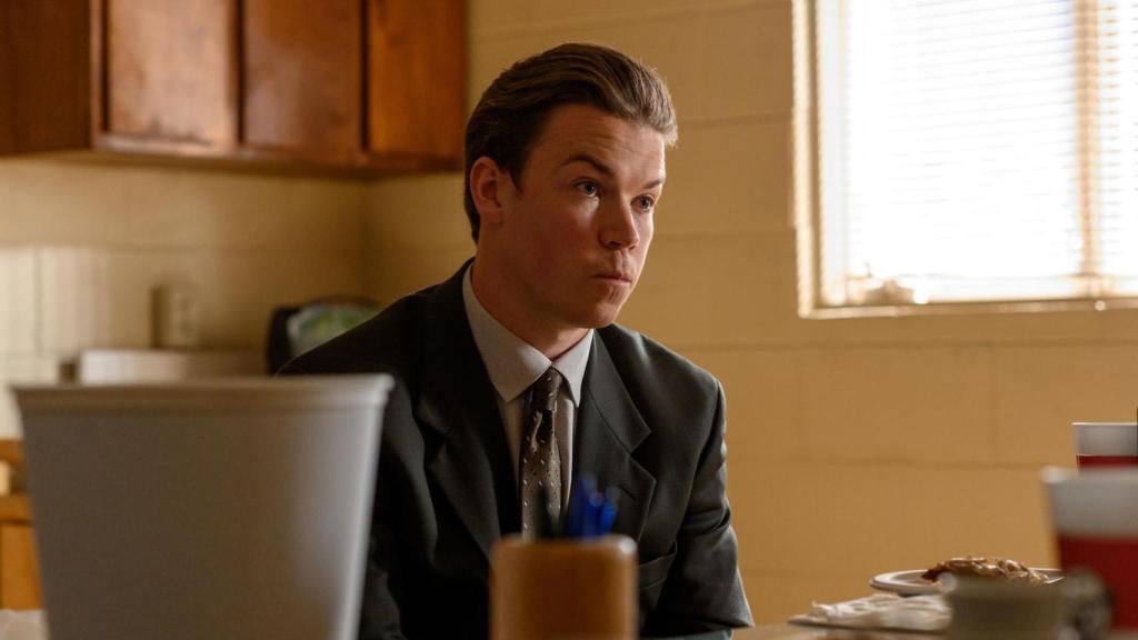 Will Poulter interpreta a un representante de ventas de Purdue Pharma en 'Dopesick: Historia de una adicción'.