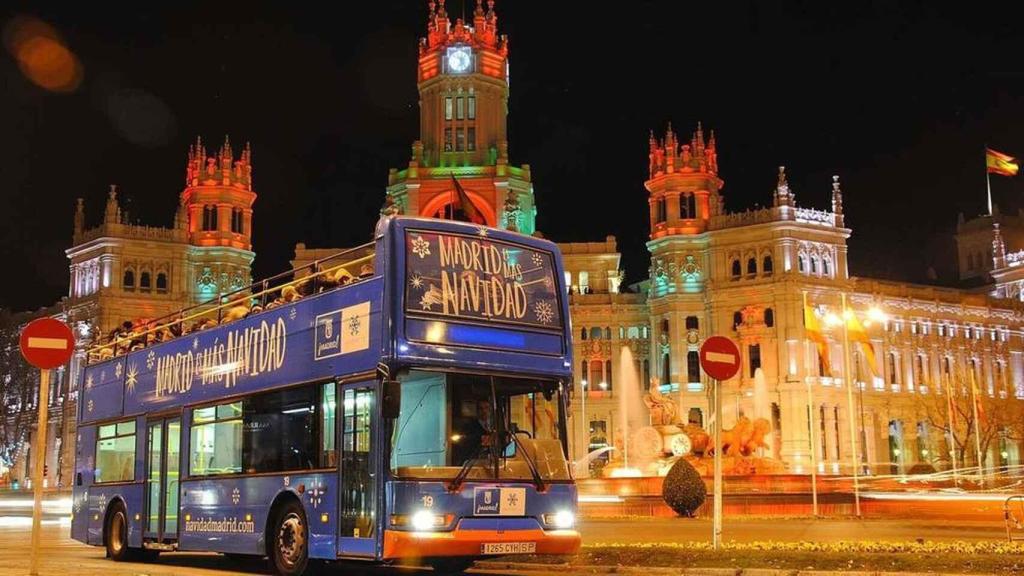 Naviluz, el autobús de la Navidad de Madrid, vuelve a recorrer las calles de la capital. EP