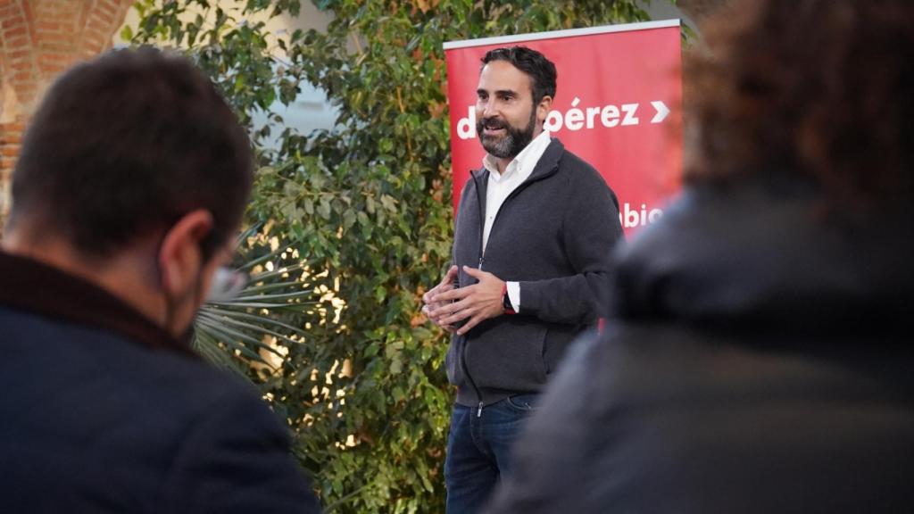 Dani Pérez en un acto de campaña en Vélez Málaga el miércoles.