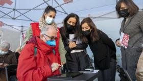‘Enredando’: La Cruz Roja ayuda a los mayores de A Coruña con la tecnología