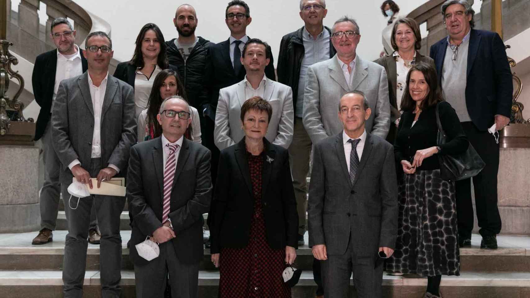 Rectora de la Universitat de València y socios de PMA posan tras el acto del pasado 15 de noviembre en que se constituyó oficialmente la 'spin-off'.