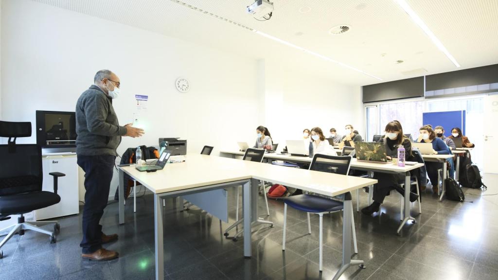 Pablo Escribá, en una clase en la universidad la semana pasada.