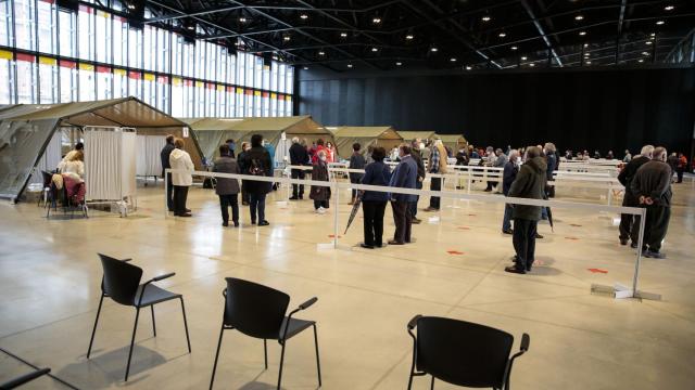 Vacunaciones masivas en el Palacio de Congresos de León ICAL