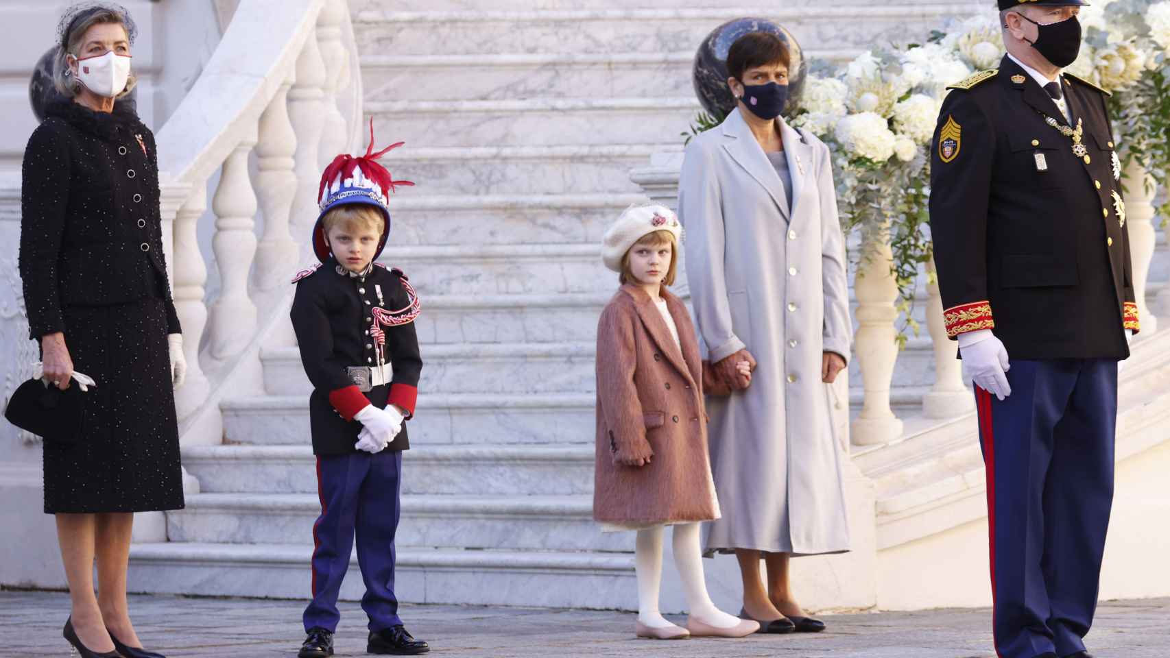 El príncipe Alberto ha presidido los actos junto a sus hermanas y sus hijos.