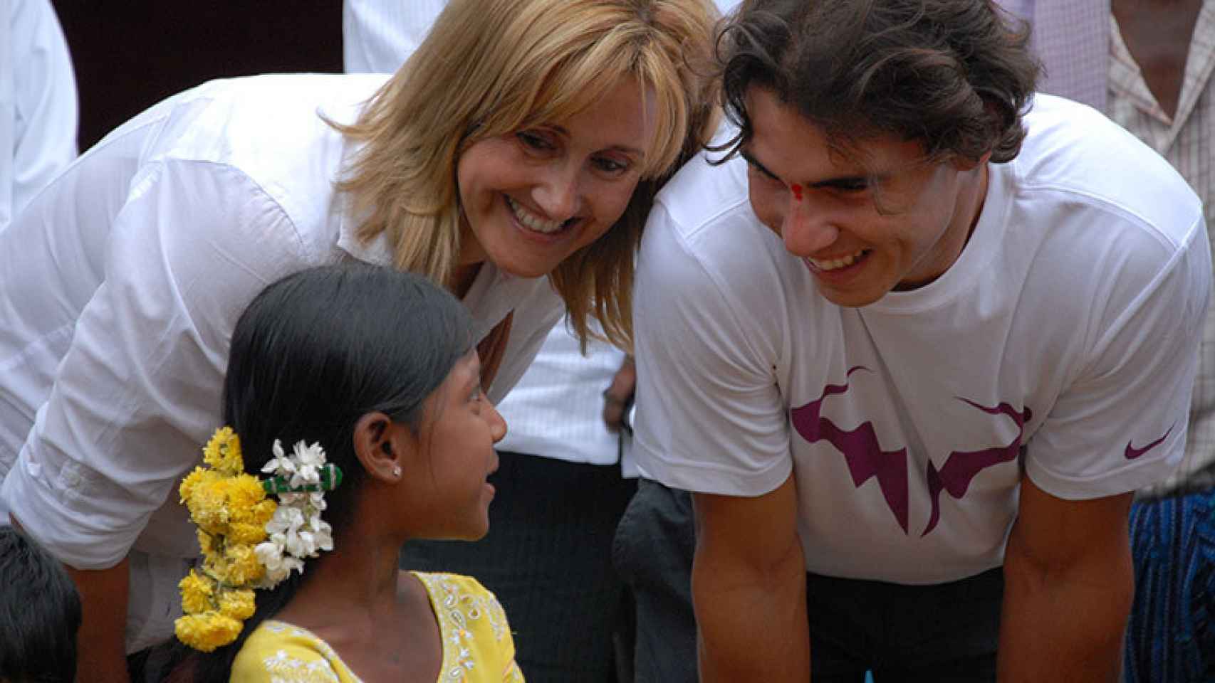 Rafa Nadal y su madre Ana María Parera en un acto de la Fundación en la India