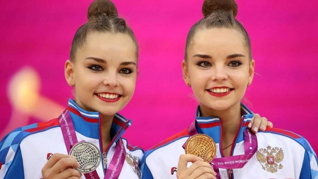 Las rusas Arina y Dina Averina, medalla de plata y oro en el mundial de 2019