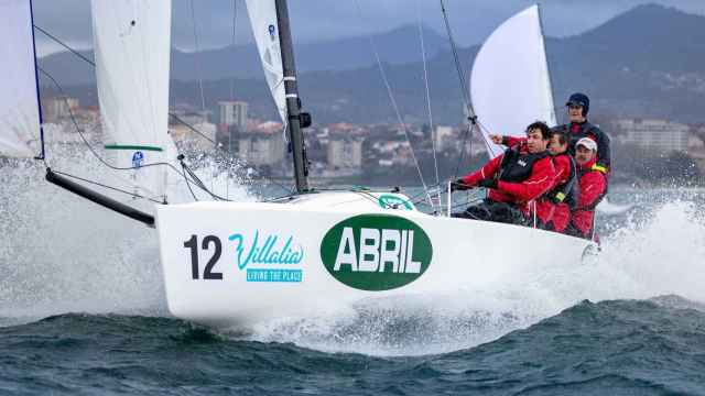 Segundo acto para la flota de monotipos en las Villalia Winter Series en Vigo