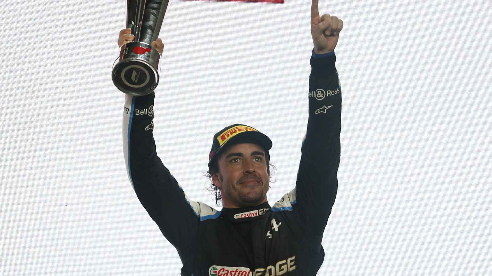 Fernando Alonso celebra su podio en Qatar