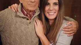 Alicia Senovilla junto a su padre, en una imagen compartida en sus redes sociales.