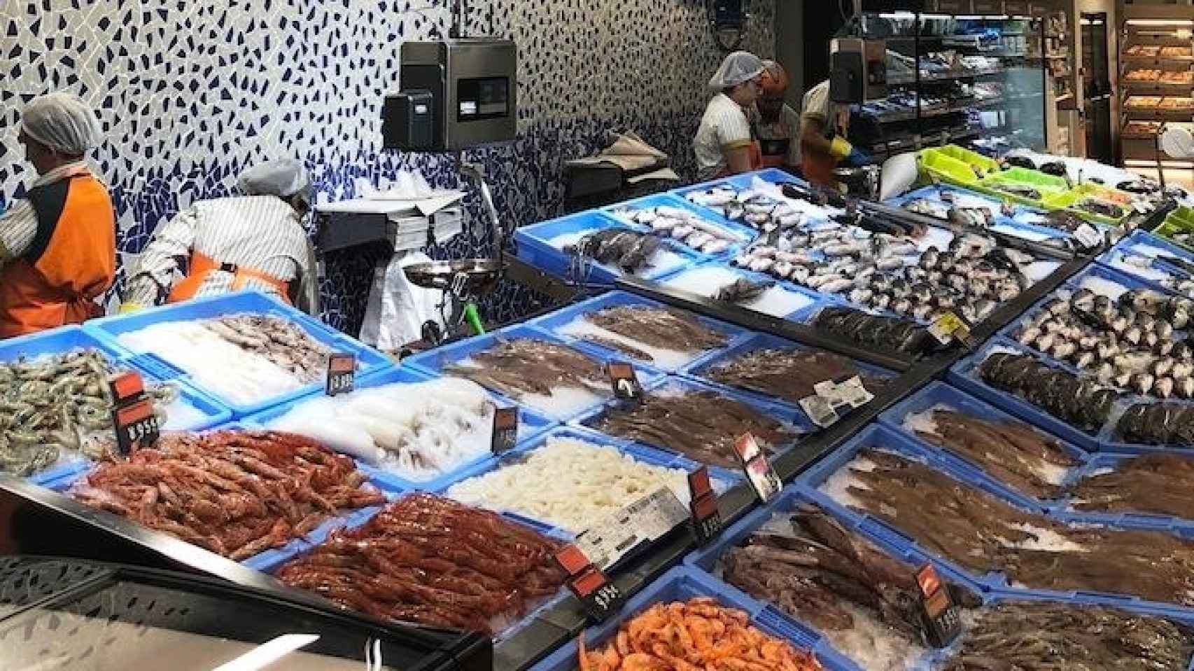 Una pescadería en un supermercado de Mercadona.
