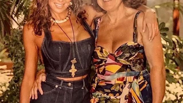 Ana García Obregón junto a su madre en una imagen de sus redes sociales.