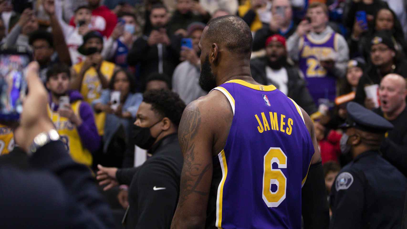 LeBron James, en un partido de Los Angeles Lakers en la temporada 2021/2022