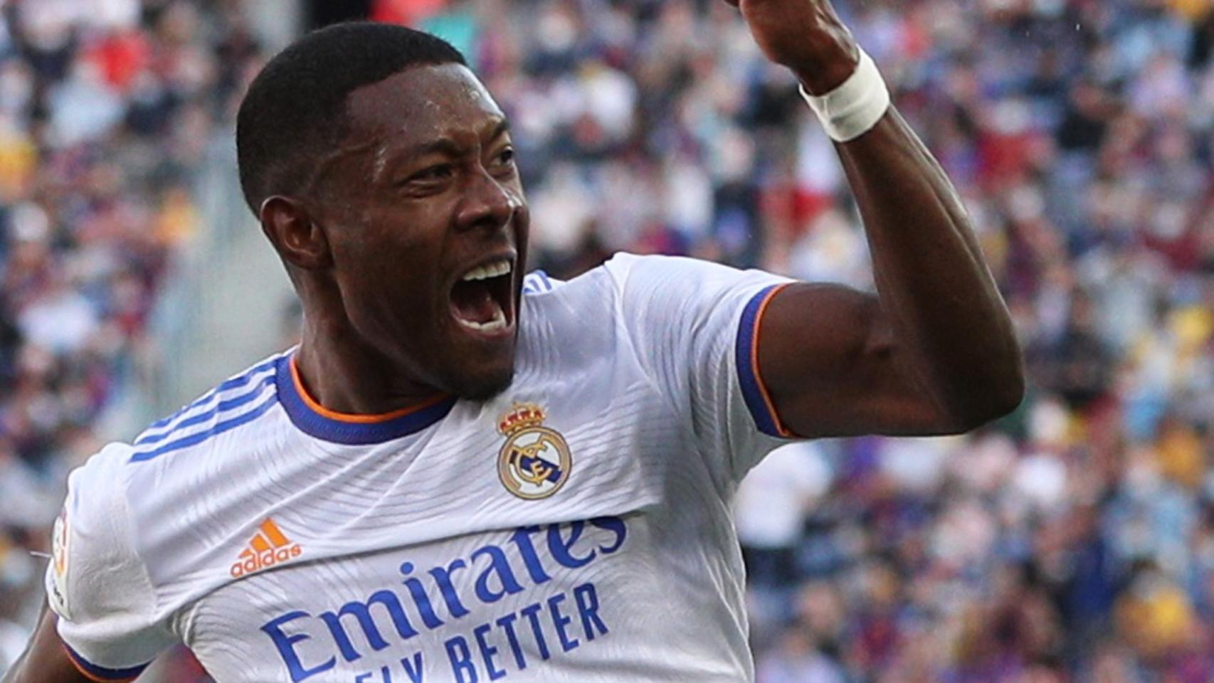 David Alaba celebra un gol con el Real Madrid