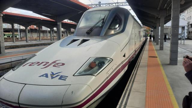 AVE de Renfe que realizó en viaje pre-inaugural entre Madrid y Ourense.