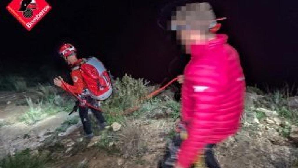 imágenes del rescate, de noche, en la sierra de Callosa del Segura