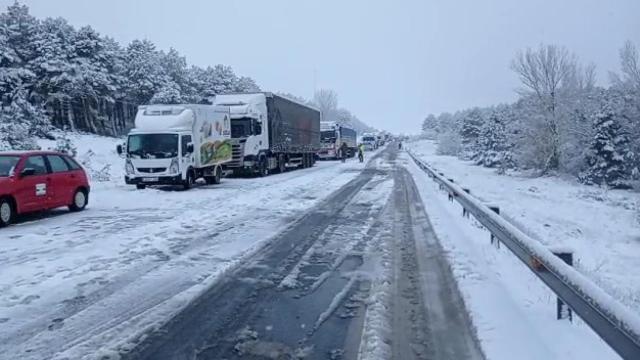 Estado de la N-122 en Calatañazor como consecuencia del temporal