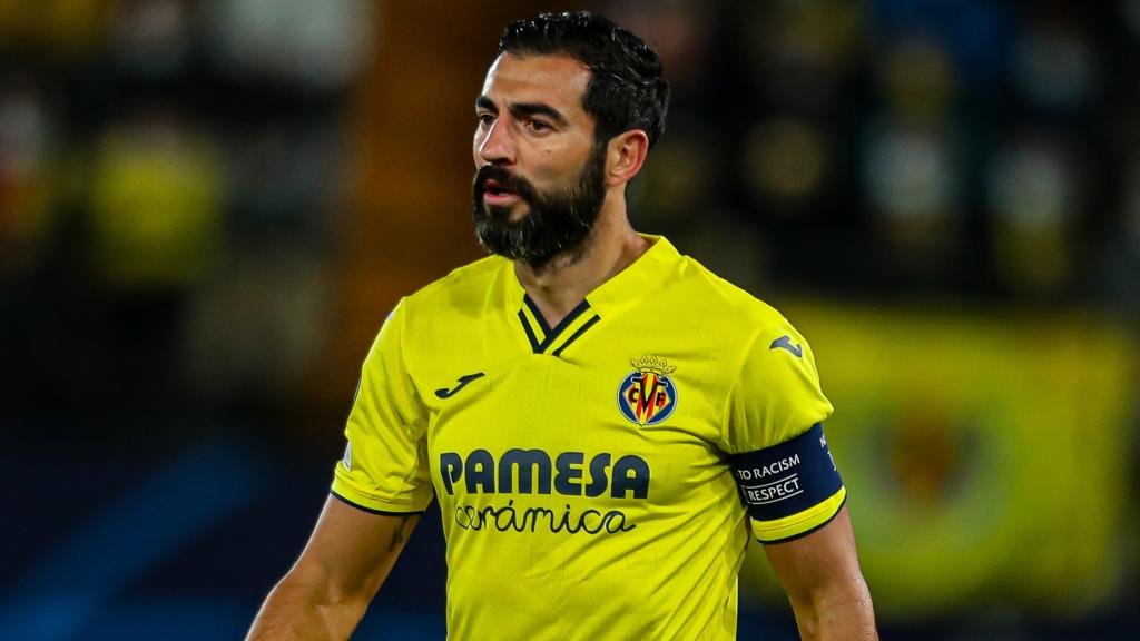 Raúl Albiol, con el brazalete de capitán del Villarreal