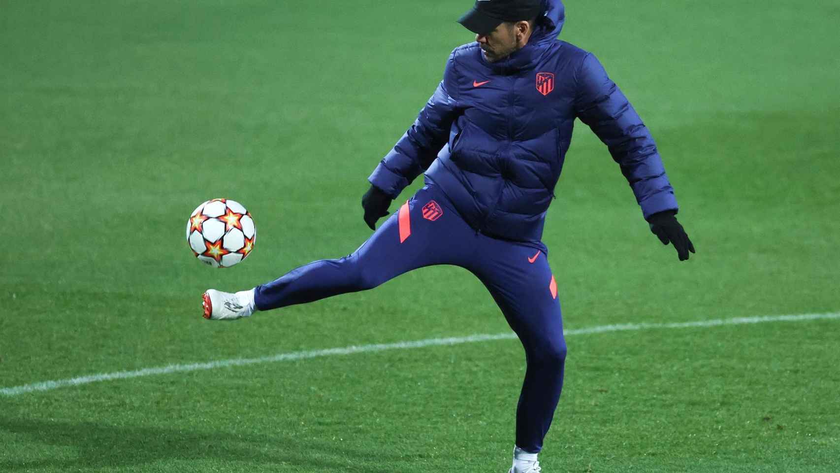 El 'Cholo' Simeone, en un entrenamiento del Atlético de Madrid