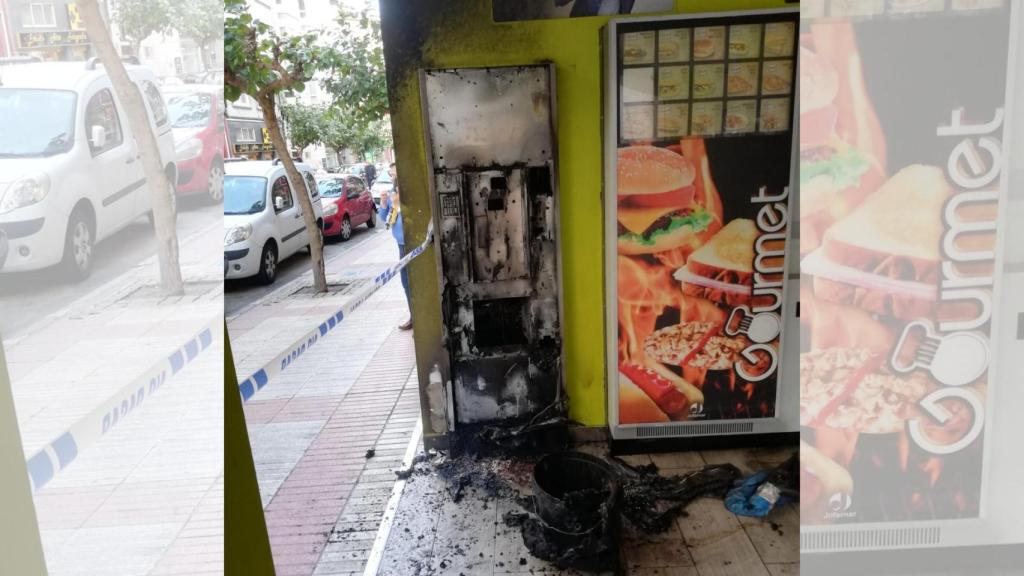 Estado en el que quedó la máquina de café que ardió este martes.