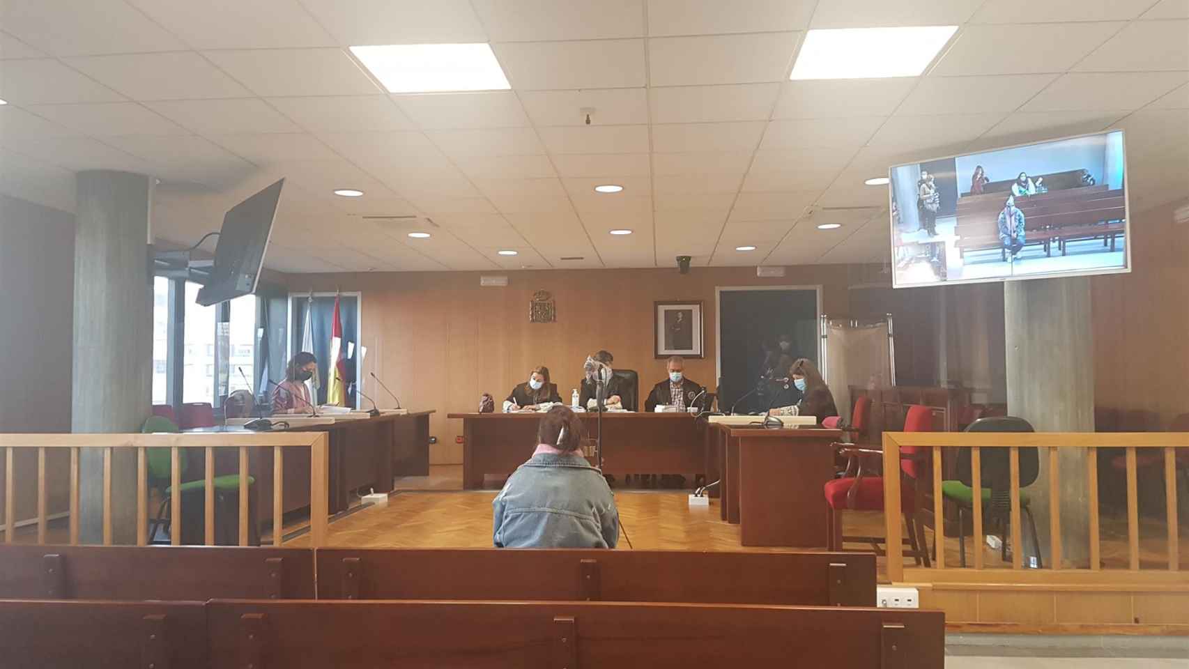 La acusada durante la vista celebrada en la sección quinta de la Audiencia Provincial de Pontevedra, con sede en Vigo.
