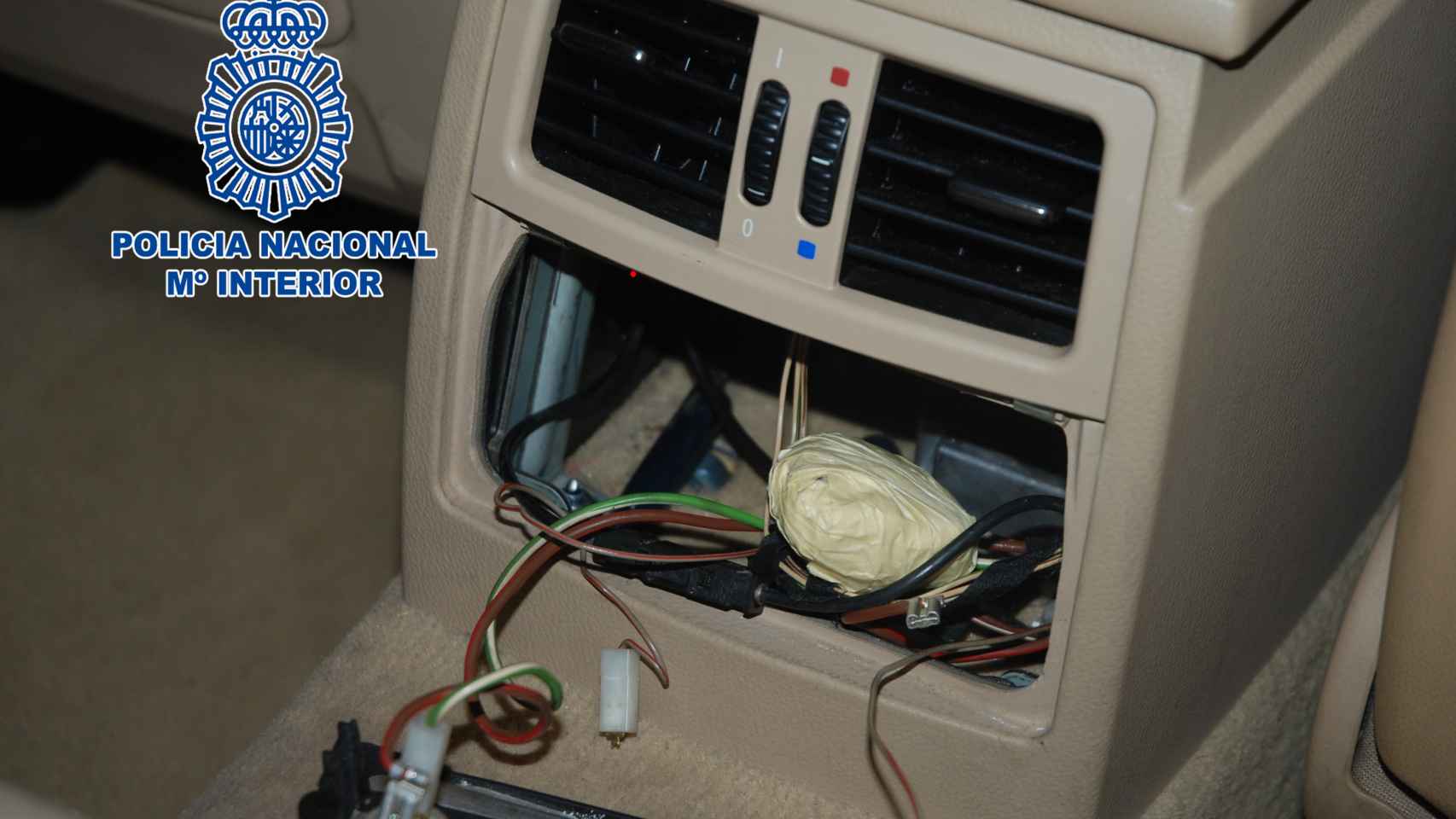 Dosis de cocaína encontrada en el vehículo de los detenidos
