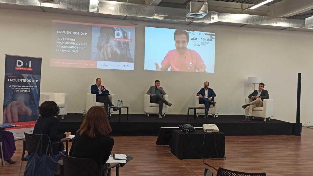 Participantes en la segunda mesa de debate sobre 'insurtech' del encuentro organizado por Valencia Activa y D+I.