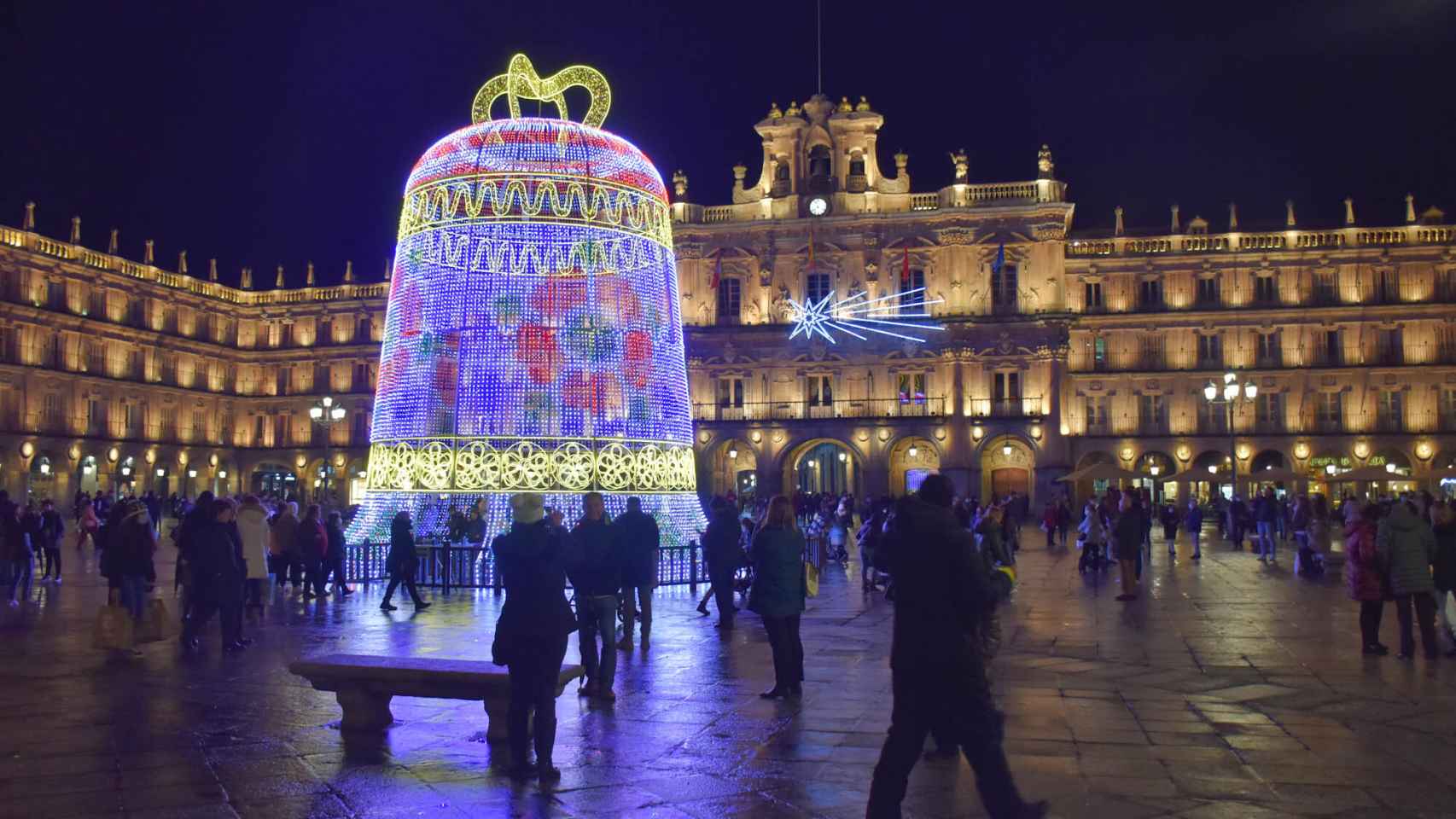Imágenes de la iluminación de Navidad de Salamanca 2021