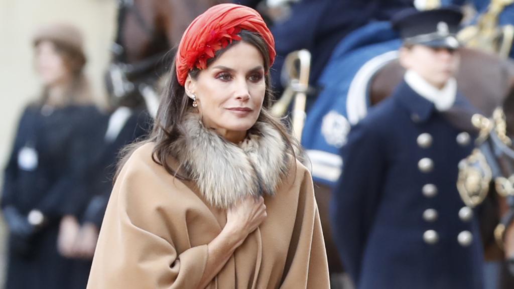 La reina Letizia durante la bienvenida oficial que le han ofrecido los Reyes de Suecia.