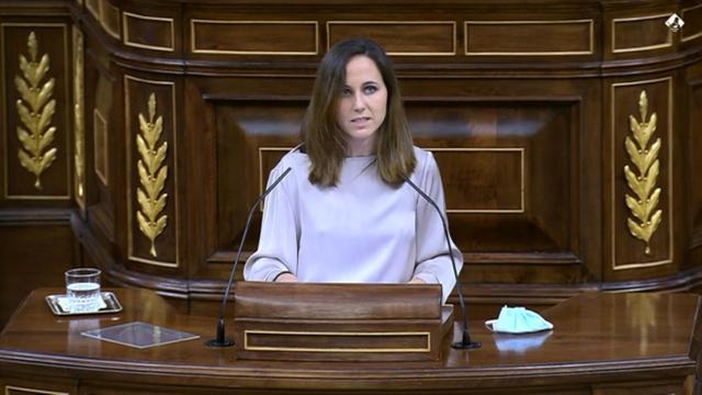 Ione Belarra, ministra de Derechos Sociales, en la tribuna del Congreso.