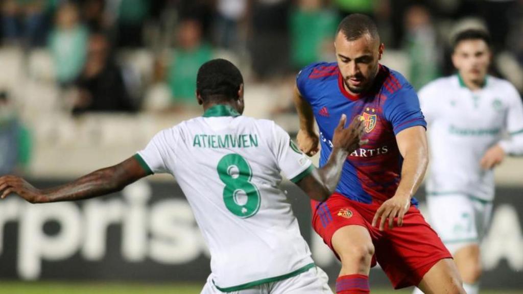 Arthur Cabral, durante un partido con el Basilea