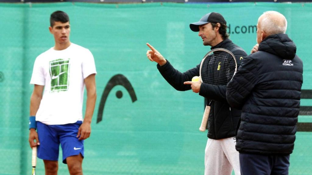 Carlos Alcaraz, junto a Juan Carlos Ferrero y Antonio Martínez Cascales