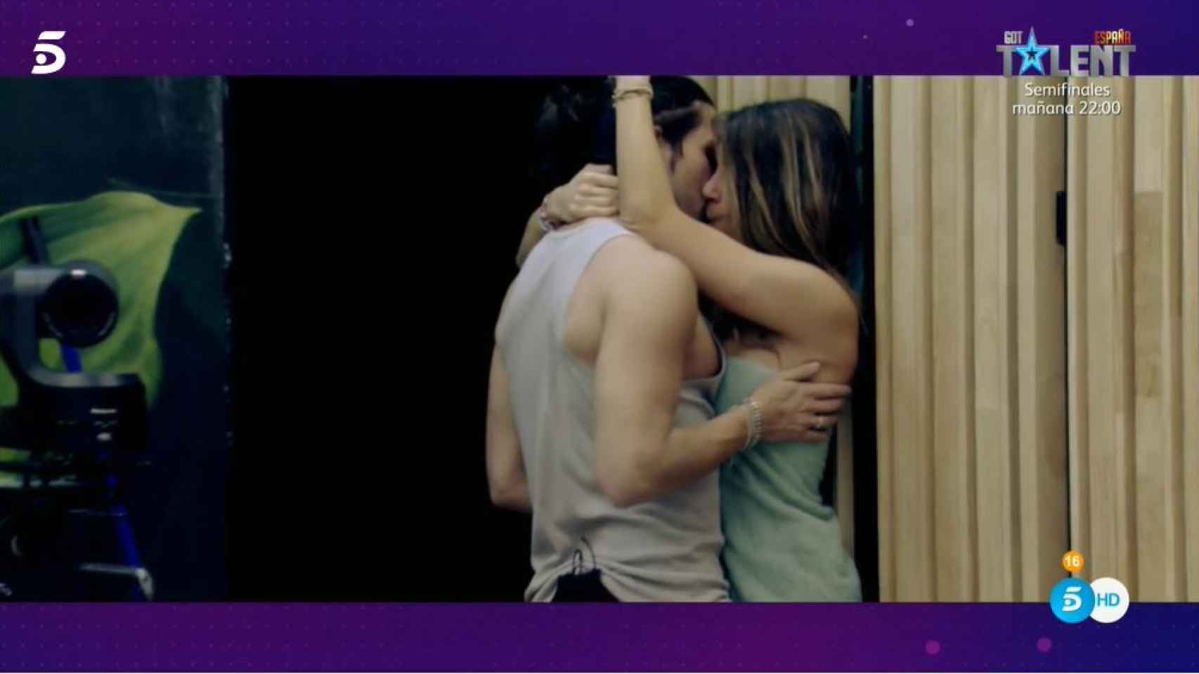 El tórrido beso de Luca Onestini y Cristina Porta en 'Secret Story'.