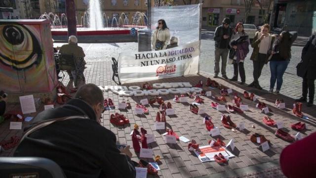 Imagen de archivo de un acto reivindicativo en la capital salmantina con motivo del Día Internacional contra la Violencia de Género