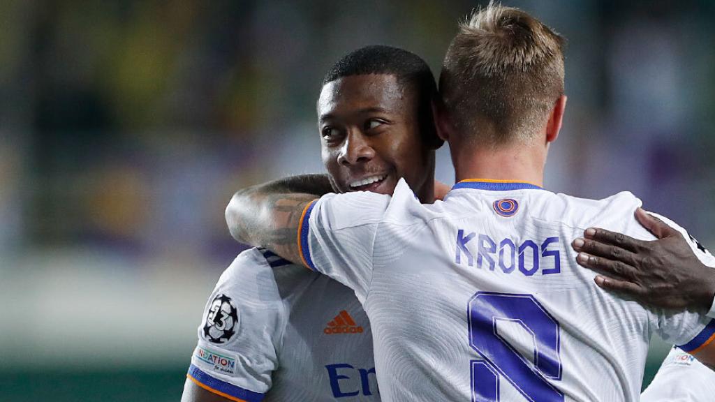 Toni Kroos, Alaba y Ferland Mendy, celebrando un gol del Real Madrid