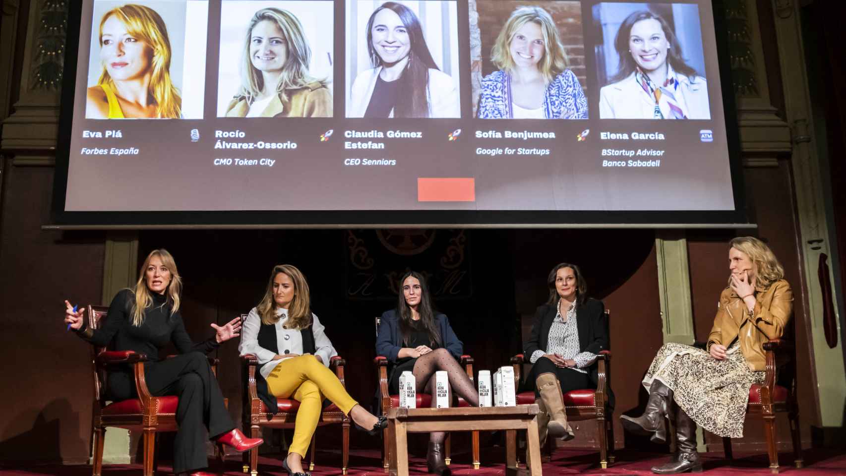 Mesa redonda sobre ‘Mujeres Inversoras’, moderado por Eva Plá (Forbes España).