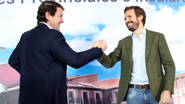 Mañueco y Casado, en el ‘Encuentro de presidentes provinciales e insulares del PP’ / ICAL