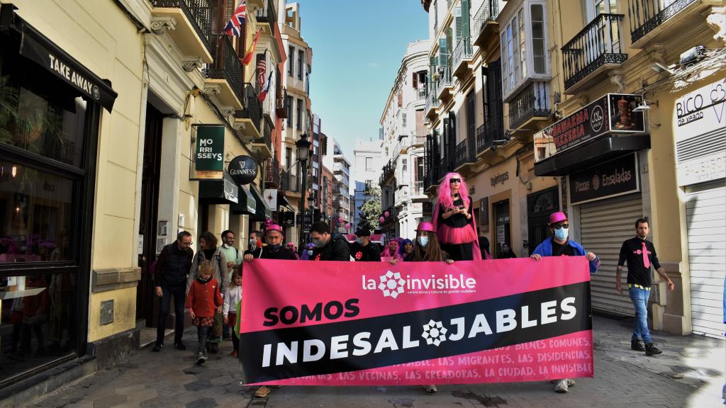 Unas 2.000 personas han asistido a la manifestación en apoyo a La Invisible.