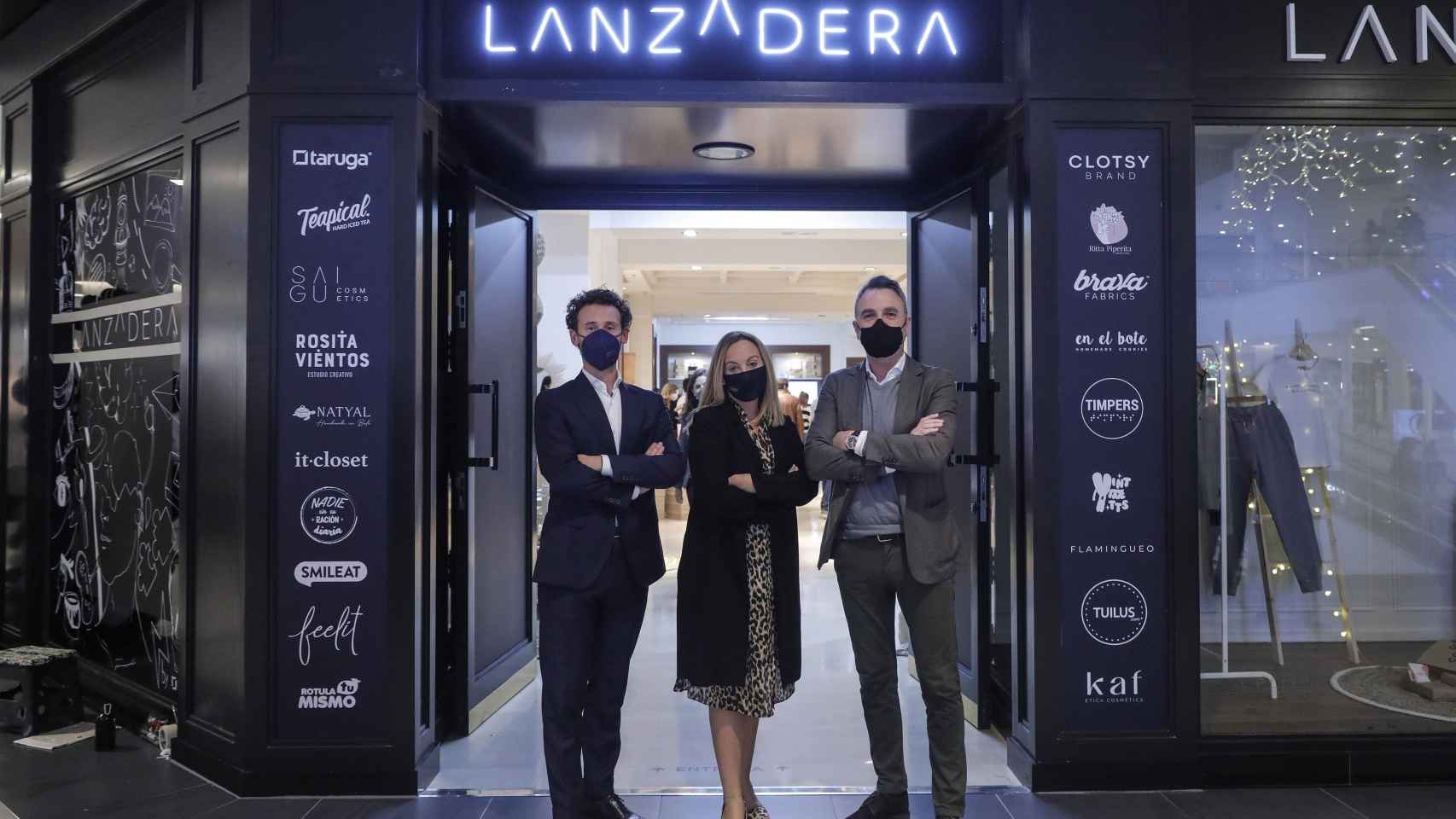 Arnaud Leroy, VP Merlin Properties; Isabel Picazo, gerente CC Saler, y Javier Jiménez, director general de Lanzadera durante la inauguración de la iniciativa.