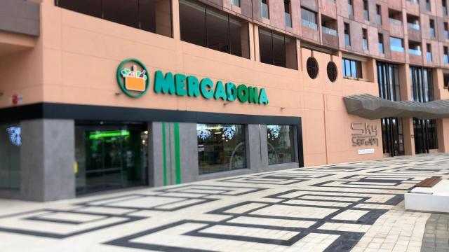 Fachada del nuevo supermercado de Mercadona en Teatinos.