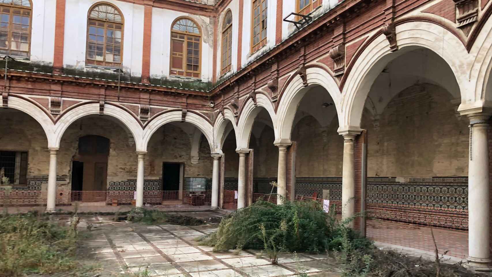 Uno de los patios del antiguo convento de San Agustín, en Málaga capital.