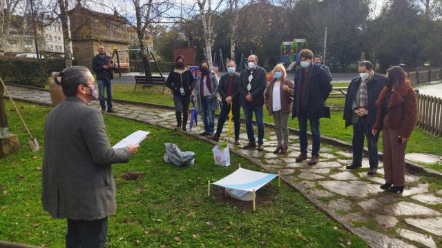 Arteixo (A Coruña) planta una hermana de la higuera de la casa de Rosalía en Padrón