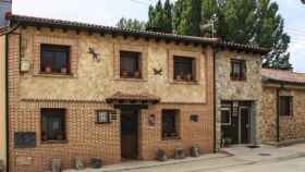 Exterior de una casa rural en un pueblo de Castilla y León