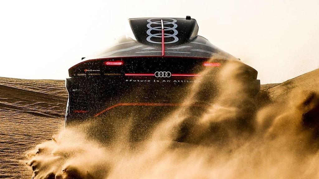 El nuevo Audi RS Q e-tron de Carlos Sainz para el Rally Dakar 2022 en un test