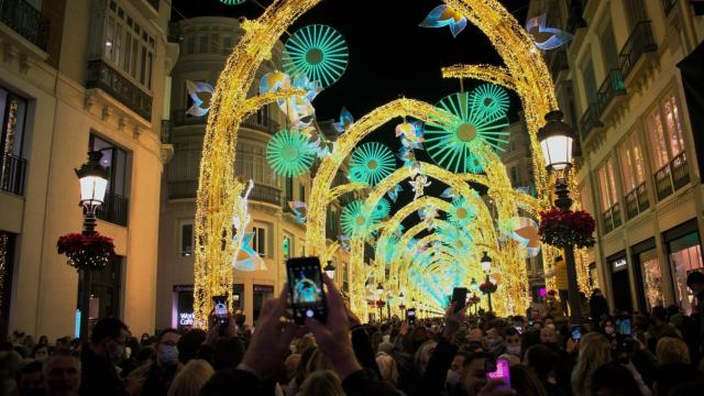 Imagen del encendido de las luces de Navidad en la calle Larios de Málaga.