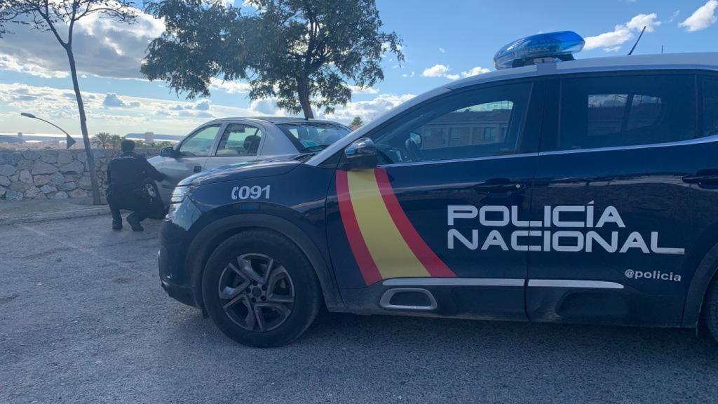 Coche de la Policía Nacional en Alicante.